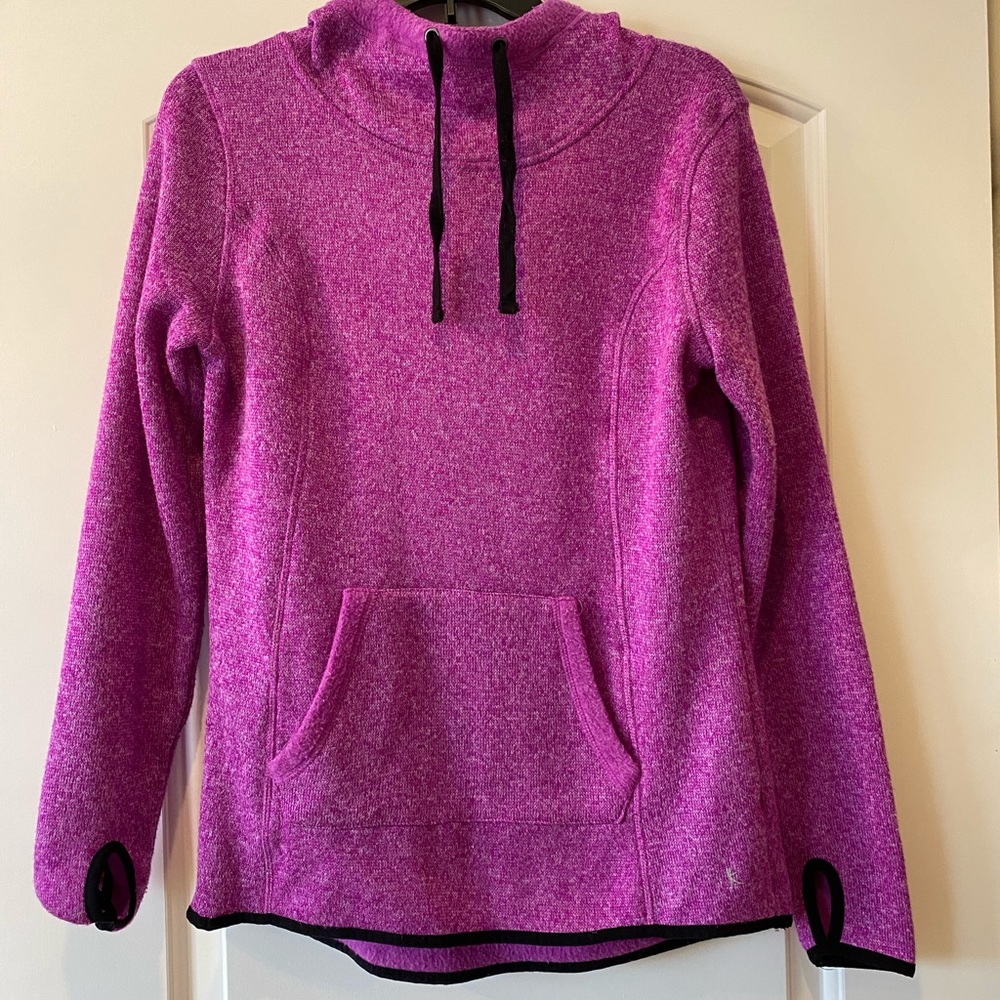 Danskin Now Athletic pull over color purple med